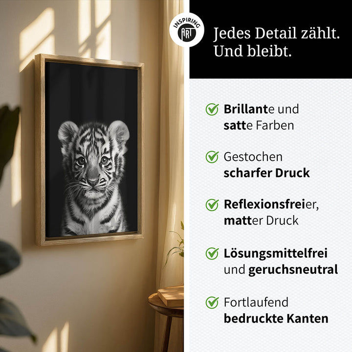 Leinwandbild: Tierporträt junger Tiger "Zuko" in Schwarz-Weiß