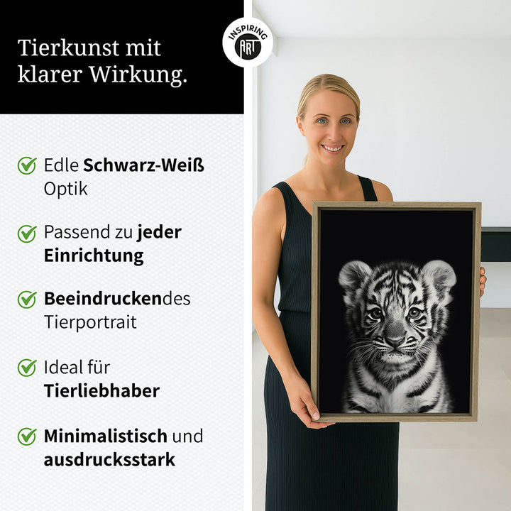 Leinwandbild: Tierporträt junger Tiger "Zuko" in Schwarz-Weiß