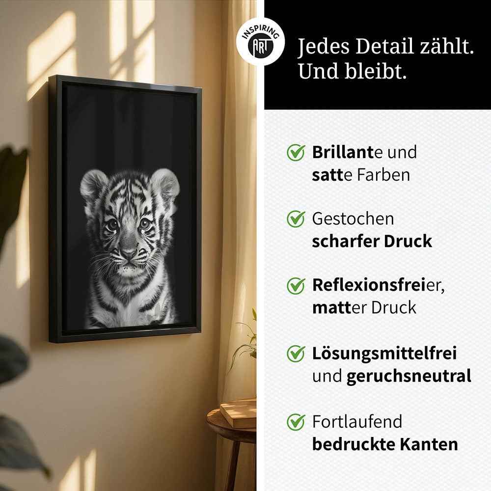 Leinwandbild: Tierporträt junger Tiger "Zuko" in Schwarz-Weiß