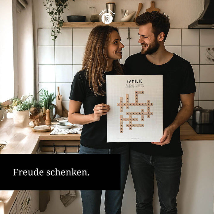 Familie - Crossword-Wandbild - Leinwand Weiss im Hochformat - Scrabble Design